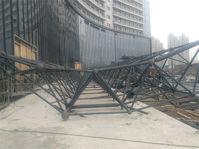临湘万豪酒店雨棚网架